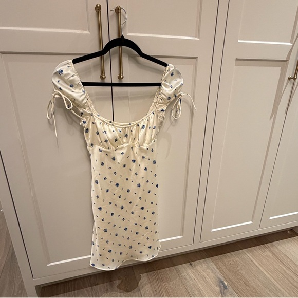 Zara Blue Floral Cream mini Dress XS - Picture 4 of 8